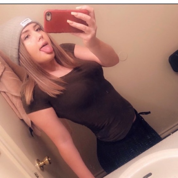 Meet your Posher, Emma - Picture 3 of 7